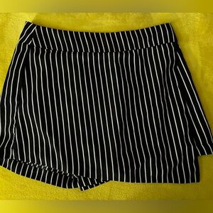 EUC size small skort